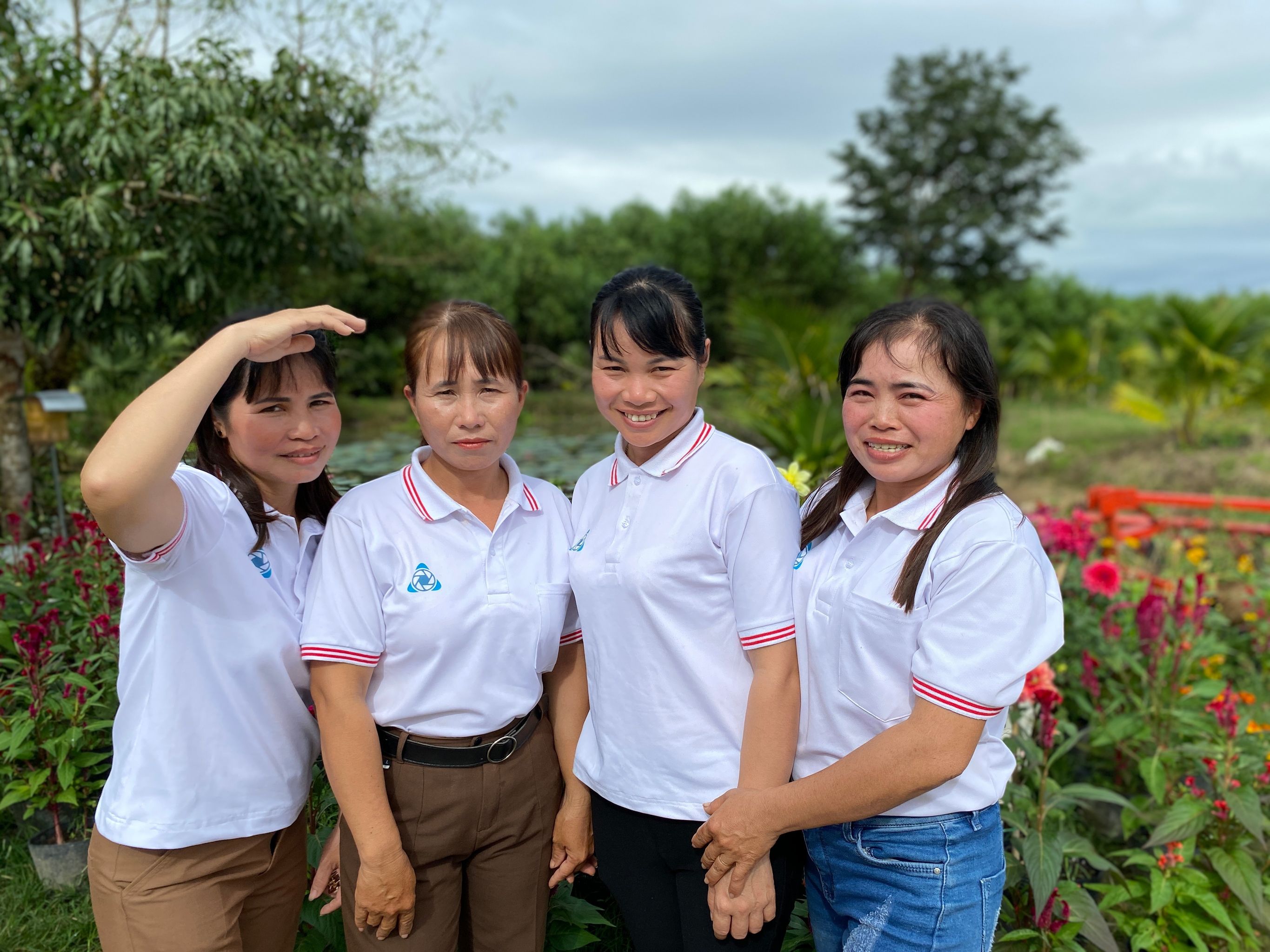 Nông dân trang trại sinh thái Sản Việt Farm